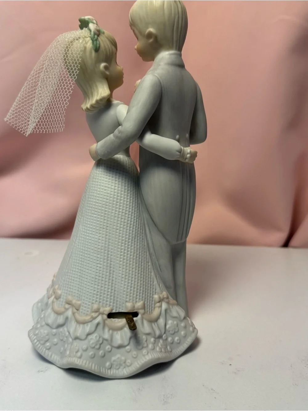 Lefton White and Mint Bride & Groom Ceramic music box